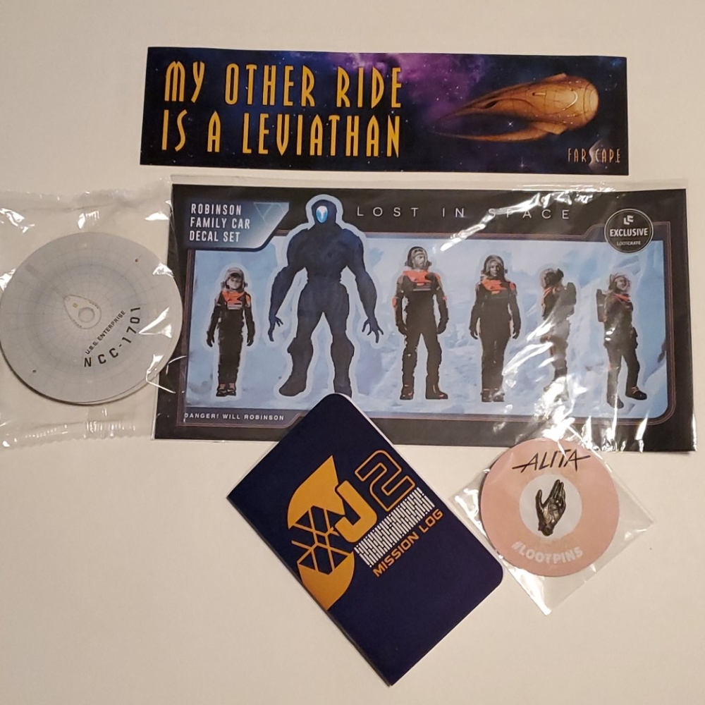 5 Piece Space fan bundle, Star Trek, Lost in Space